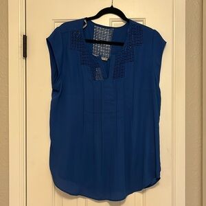 Daniel Rainn brand, size large. Royal blue color